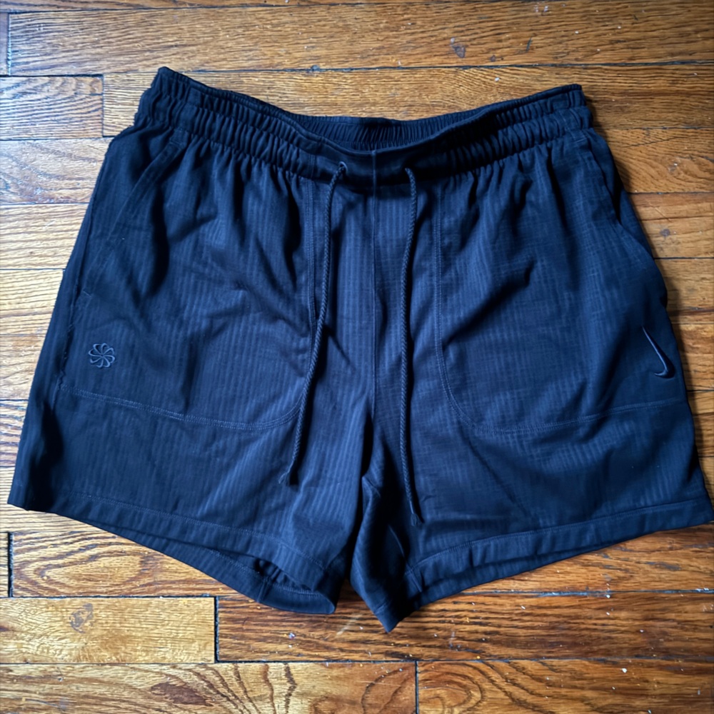 Nike Black Yoga Shorts Medium
